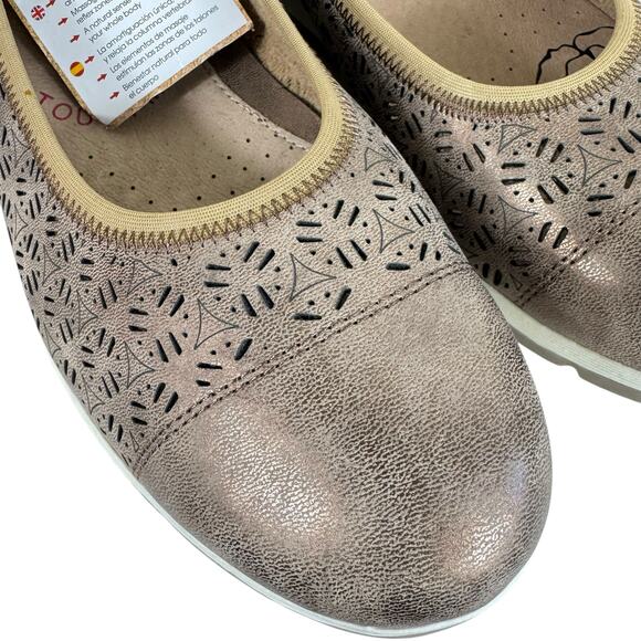Relife NWT Rose Gold Metallic Eyelet Slip On Massage Leather Flats Loafers 7 7.5 - Picture 2 of 8